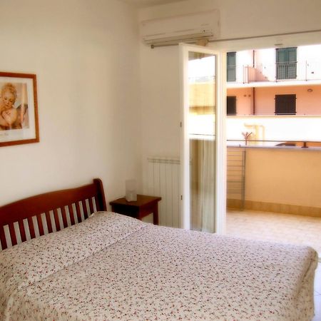 Apartment Cala Azzurra - Imp312 By Interhome Imperia Exterior foto