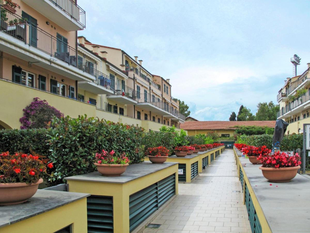 Apartment Cala Azzurra - Imp312 By Interhome Imperia Exterior foto
